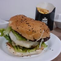 O Big Mac era tão grande que veio desmontando at Prime Dog - Vila Mariana in Sao Paulo