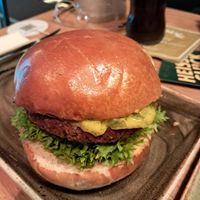 Erbsenkönigin mit brioche at Hans im Glück in Wuppertal