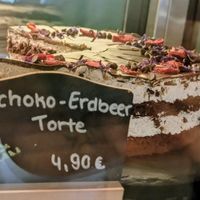  at SCHNÖRKELLOS Vegan Café in Frechen