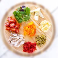 Vegan Ingredients
Plenty of choice of sustainable vegan ingredients to choose from for your pizza. Customize your flatbread at will. at Avatara Pizza in Calgary