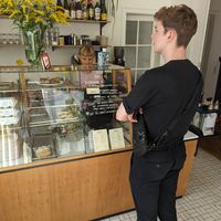 Check the daily options at the counter, where vegan options are marked with (v) at Foelie in Antwerpen