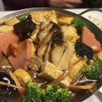 Poon choi   at Gong De Lin in Melbourne