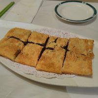 Fried red bean pancake at Gong De Lin in Melbourne