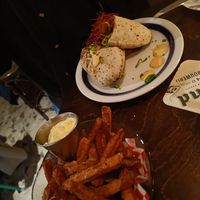 Sweet potato fries and pita at Fret  in Den Bosch