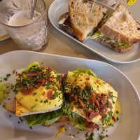 Eggs Bennie, BLT, Chai latte at Fret  in Den Bosch