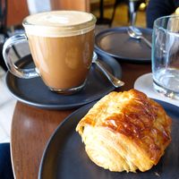 Mocaccino + Pain au chocolat at Amateur Coffee & Run Club in Lima