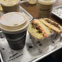 Latte + no lomo  at Amateur Coffee & Run Club in Lima