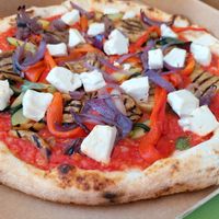 Vegan pizza at As Pizzas Do Mauro in Funchal