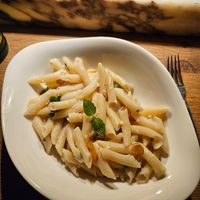 Pasta with oil and garlic at Vapiano in Baku