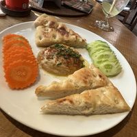 Vegan pita and hummus plate #Veganuary at Babel Guesthouse in Siem Reap