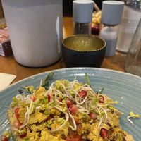 Hummusbrot mit Scrambled Tofu  at Servus Gelting  in Geretsried