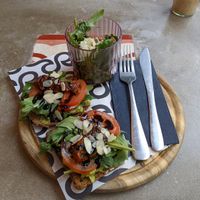 Avocado bread at easylivin‘ coffee brunch and lunch in Cologne