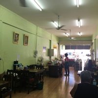 Seating Options at Ruean Thong Veg Food in Hua Hin