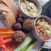 Falafel mit Hummus und Salsa  at Watt's Up Foehr in Nieblum