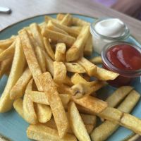 Pommes vegane Majo  at Watt's Up Foehr in Nieblum