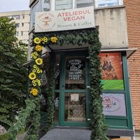 Storefront at Atelierul Vegan in Ramnicu Valcea