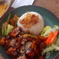 đậu hũ kho (rice with tofu and veggies) 15,90€ at Mâm Chay in Dusseldorf