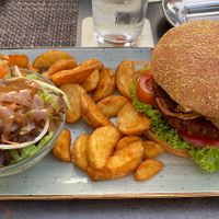 Burger vegan-love  at Meating. Restaurant - Bar - Streetfood in Straubing