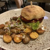 vegan burgerr #Veganuary at Fabrik Urban House in Brno