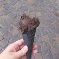 dunkle schokolade in veganer waffel 1,80€ at Gelateria Pandolfo in Weinheim