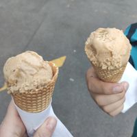 Vegan ice cream: peanut and almond at Vegelateria in Zurich