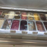 Vegan ice cream options at Vegelateria in Zurich