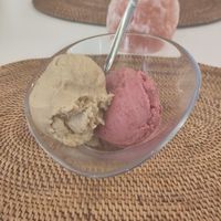Banana and lingonberry ice creams at Vegelateria in Zurich