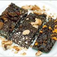 Chocolate Super Nut cake - raw, vegan, organic wholefoods at Vegelateria in Zurich