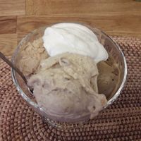 Delicious ice cream with vegan whipped cream at Vegelateria in Zurich