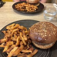 Our vegan burgers and fries    at L'Authentique Burger in Auxerre