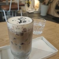 Café de sésamo negro con leche de avena #Veganuary at 25s Cafe in Hoi An