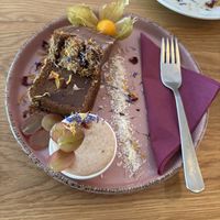 Warmes Bananenbrot mit veganem Frischkäse  at Marie's Happy Food & Drinks - Café & Catering in Tutzing