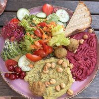 Hummusteller 😍  at Marie's Happy Food & Drinks - Café & Catering in Tutzing