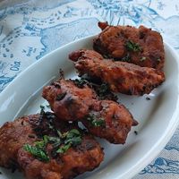 Frittelle di pomodori e cipolle buone at Mesa Pigadia Taverna in Santorini