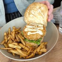 Le Mr Patate burger and frites at Le Lapin Noir in Rennes