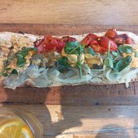 Coca de hummus y escalivada at Mussol Westfield Glòries in Barcelona