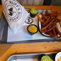 Vegan cheese burger mit Süßkartoffelpommes at Ruff's Burger in Ansbach