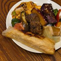 Plate of yummy buffet items at Taiwan Rakuzen - 台湾ベジキッチン楽膳 in Osaka