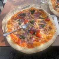 Größenvergleich mit einer üblichen Gabel 😅 at L'Osteria Travemünde in Luebeck