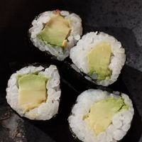 Makis d'alvocat at Hanaki in Salou