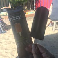 Vegan chocolate hazelnut ice-cream  at Unverzichtbar - Kiosk in Spiekeroog