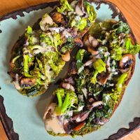Vegan mushroom pesto open toast at Metta Cafe in Leh