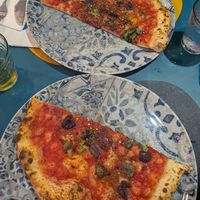 Pizza puttanesca without anchovies: 4/5 at Pizzeria Di Scala in Ischia