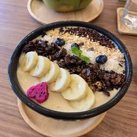 Peanut-Banana-Lover Bowl at Kia Ora Café in Koh Phangan