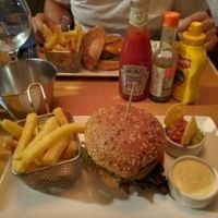 vegan burger at Zombie Bar in Madrid