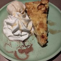 Apple pie/crumble. Apple pumble? at Katzentempel in Cologne