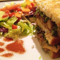 MIAUster Umami Sandwich with Salad at Katzentempel in Cologne