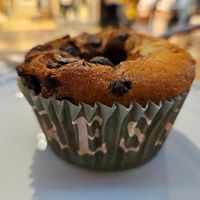 Chocolate caramel muffin at Espresso House in Odense