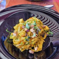 Nouilles de riz, tofu, cacahuètes (vegan) at Le Relais St-Jacques de Compostelle in Collonges-la-rouge