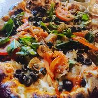 Pizza vegeta con queso vegano at El Bahiano Pizza Bar in Caldera